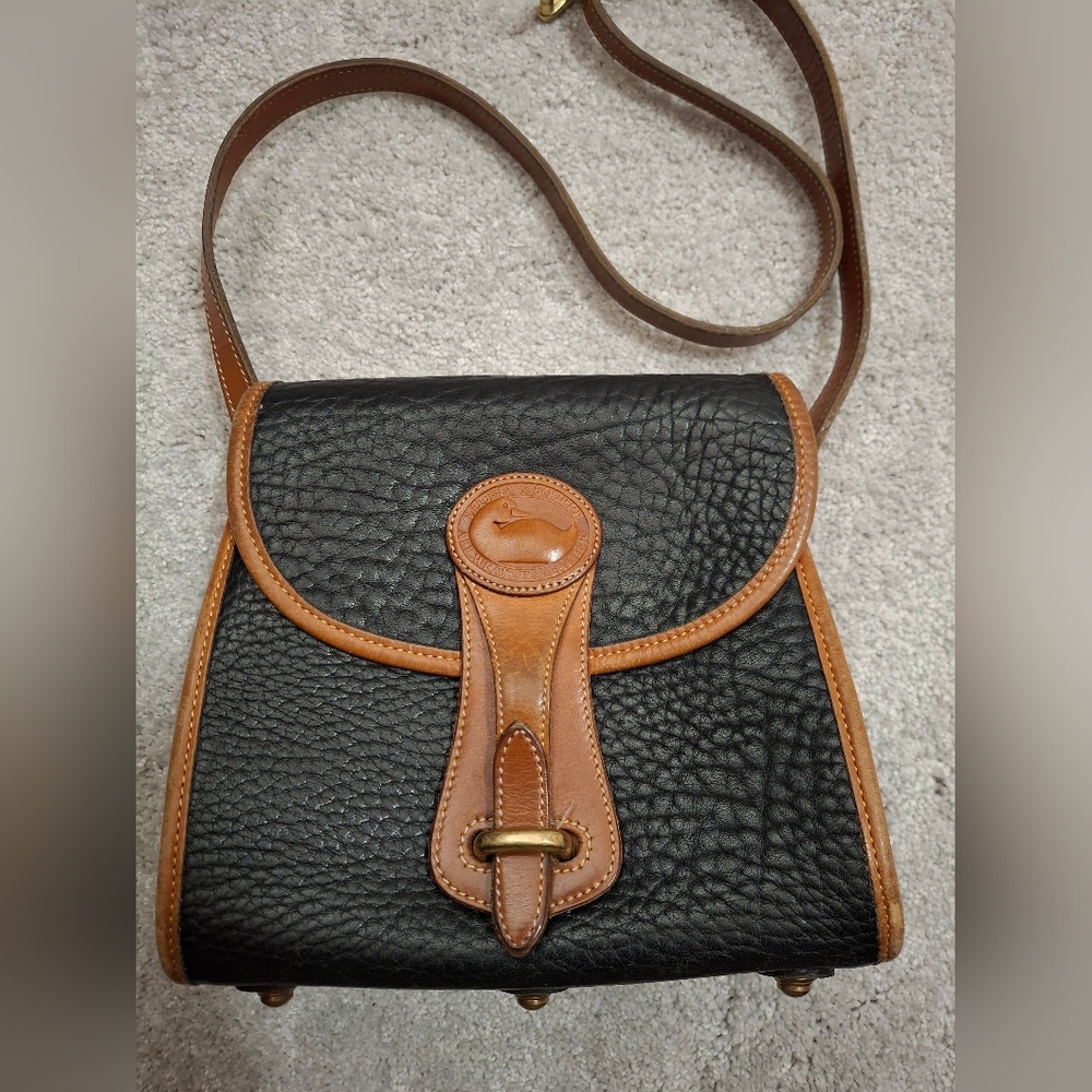 Dooney & Bourke Vintage All-Weather Leather Essex crossbody bag EUC